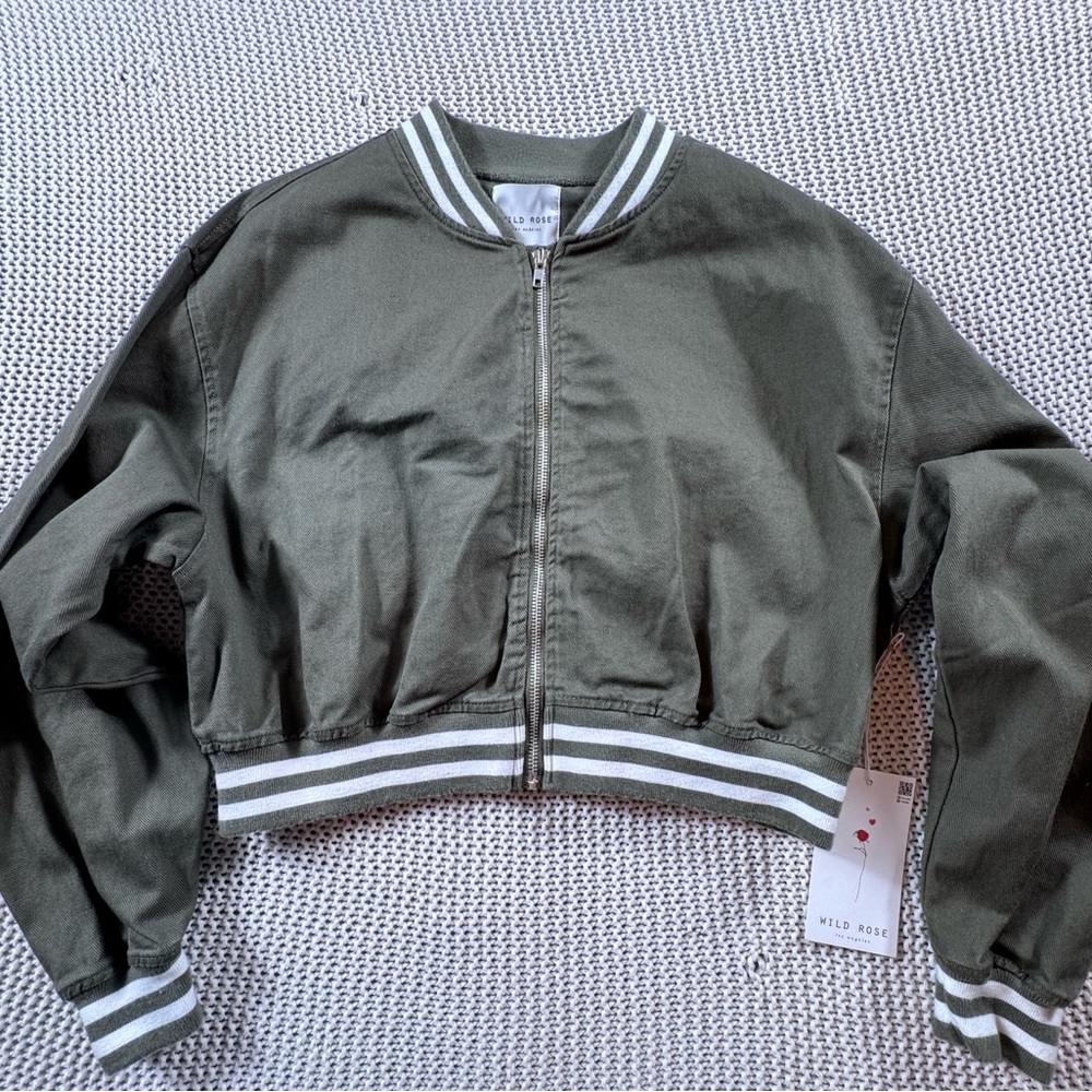 NWT Wild Rose Los Angeles Olive Cropped Bomber Jacket Wild and Free Back L